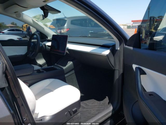 2021 TESLA MODEL Y 5YJYGDEE7MF157459 Photo 4
