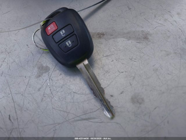 JTDKDTB35F1581312 Toyota Prius C One