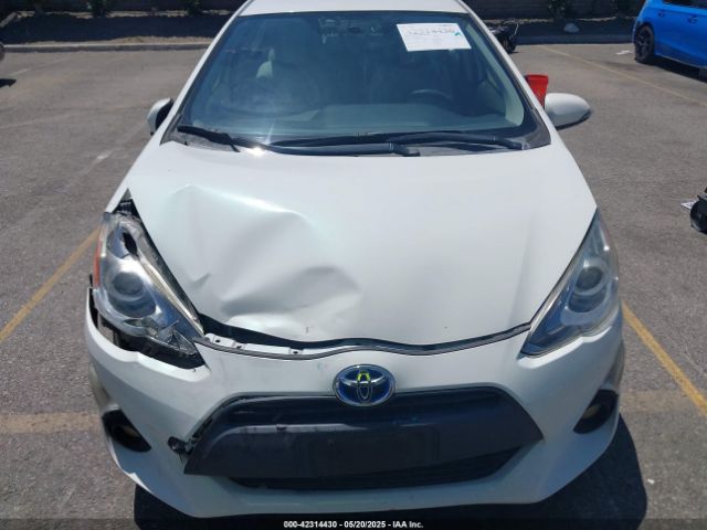 JTDKDTB35F1581312 Toyota Prius C One