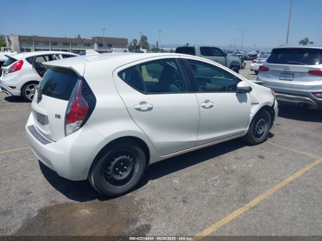 JTDKDTB35F1581312 Toyota Prius C One