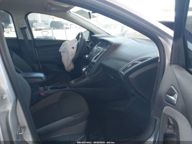 1FADP3F28EL300307 Ford FOCUS SE