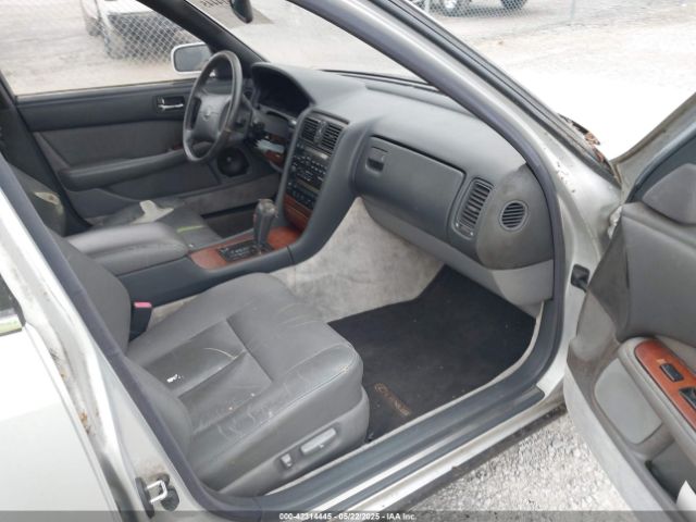 1990 LEXUS LS JT8UF11E2L0024836 Photo 4