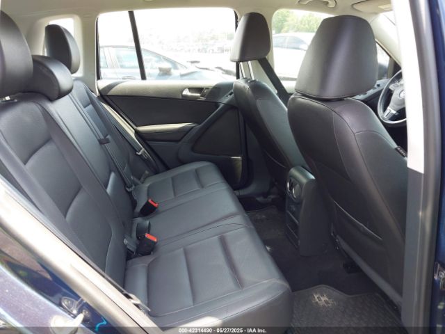 2016 VOLKSWAGEN TIGUAN WVGAV7AX7GW599475 Photo 7