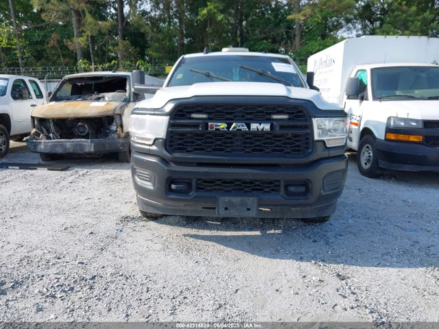 3C7WR4HJ9MG620192 RAM 2500 Tradesman  4x2 8' Box