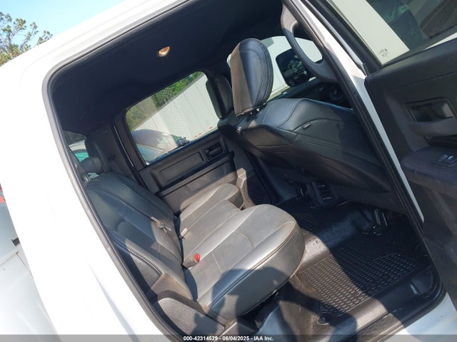 3C7WR4HJ9MG620192 RAM 2500 Tradesman  4x2 8' Box