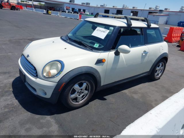 2010 MINI COOPER WMWMF3C53ATZ25765 Photo 1