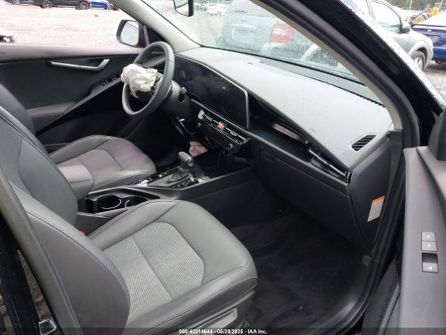 KNDCR3LE0R5144708 KIA NIRO EX