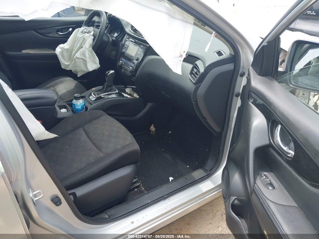 JN1BJ1CP4HW011373 Nissan ROGUE SPORT