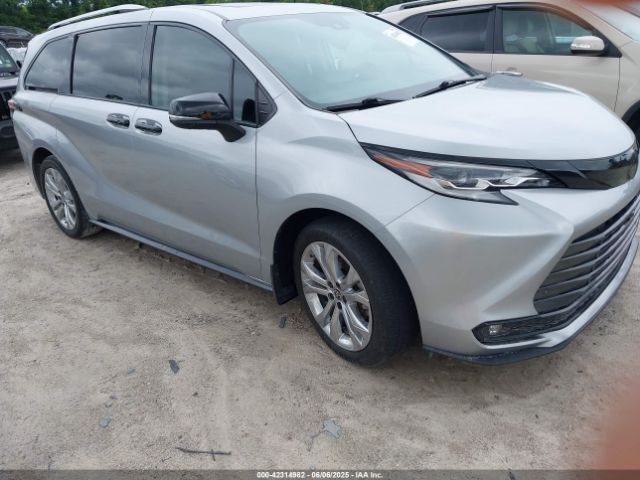 2022 TOYOTA SIENNA 5TDERKEC2NS079895