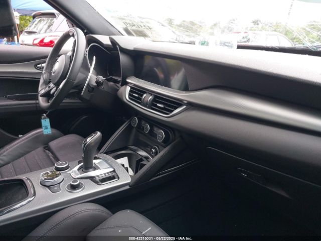 2024 ALFA ROMEO STELVIO ZASPAKBN2R7D74217 Photo 4