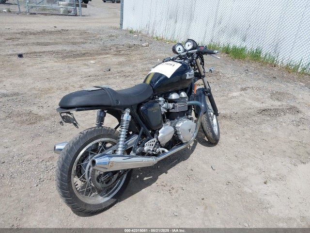 2015 TRIUMPH MOTORCYCLE THRUXTON SMT920K1XFT665620 Photo 3