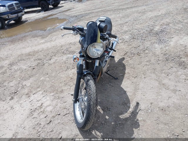 2015 TRIUMPH MOTORCYCLE THRUXTON SMT920K1XFT665620 Photo 4