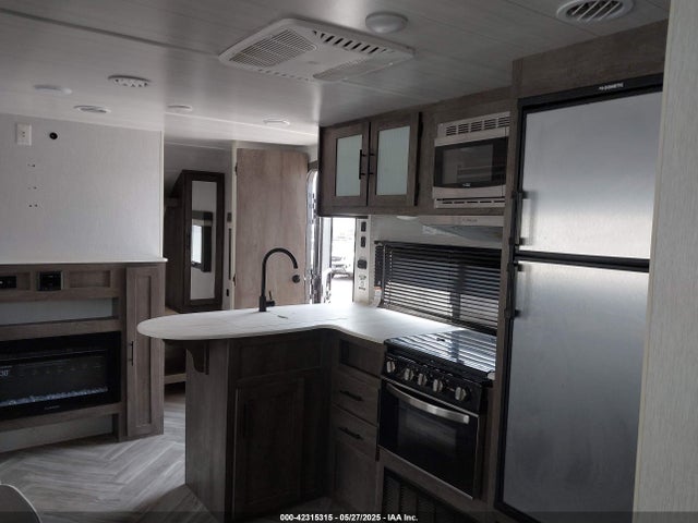 4X4TSMD23NE026235 Forest River Salem Towables