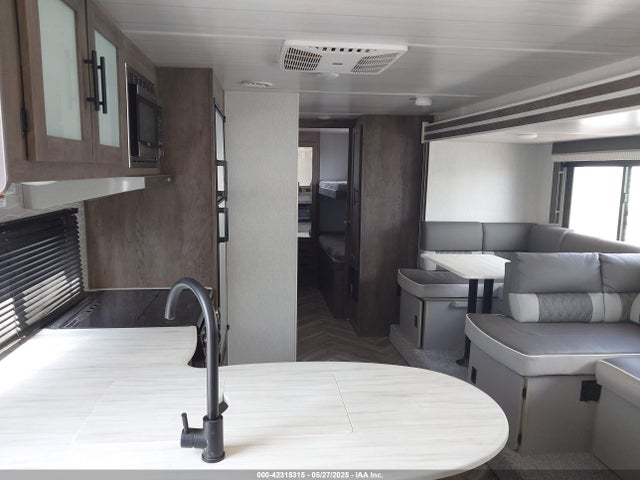 4X4TSMD23NE026235 Forest River Salem Towables