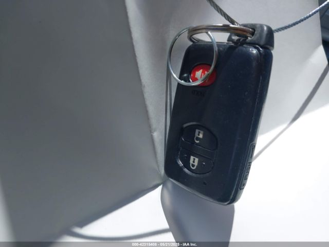 JTDKN3DU5E1743070 Toyota Prius Two