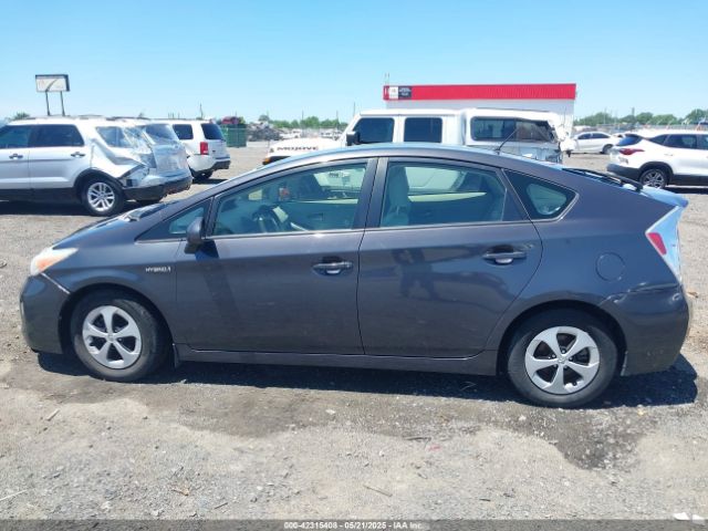 JTDKN3DU5E1743070 Toyota Prius Two