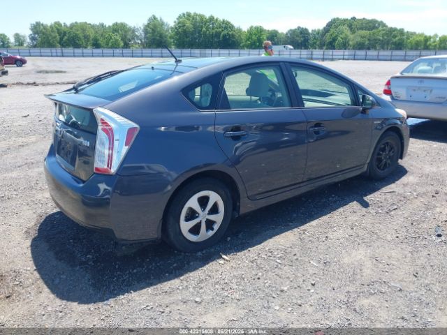 JTDKN3DU5E1743070 Toyota Prius Two