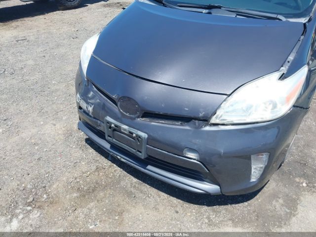 JTDKN3DU5E1743070 Toyota Prius Two