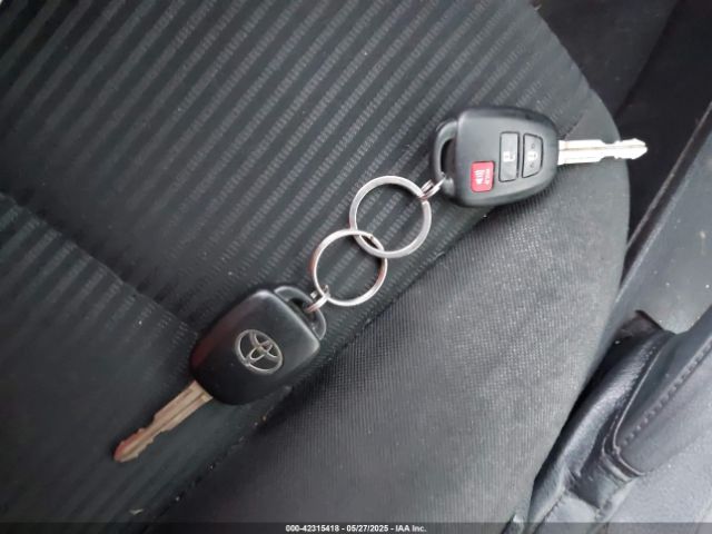 2T3ZFREV9HW397441 Toyota RAV4 LE
