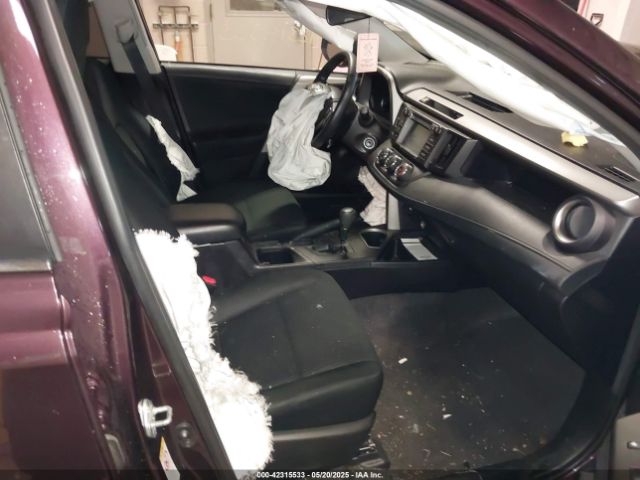 2T3BFREV1JW744056 Toyota RAV4 LE