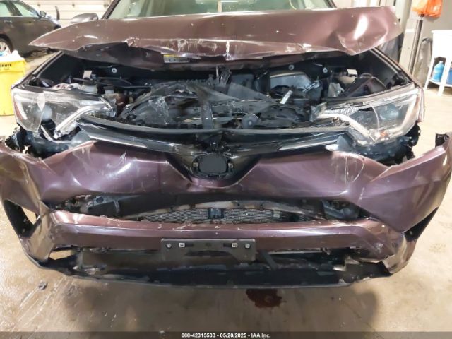 2T3BFREV1JW744056 Toyota RAV4 LE