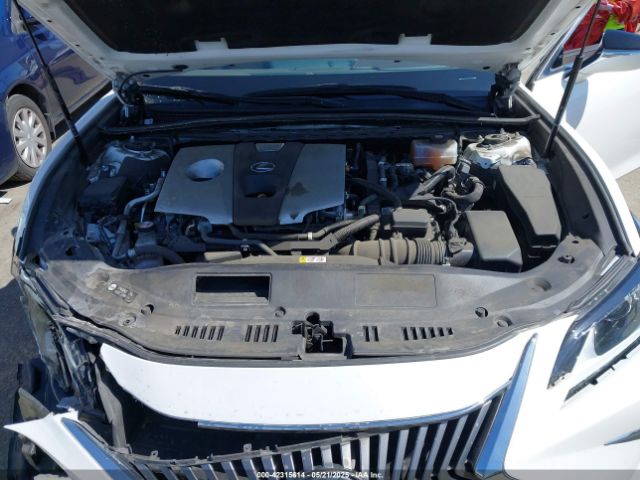 58ADA1C1XMU003788 Lexus ES 300H