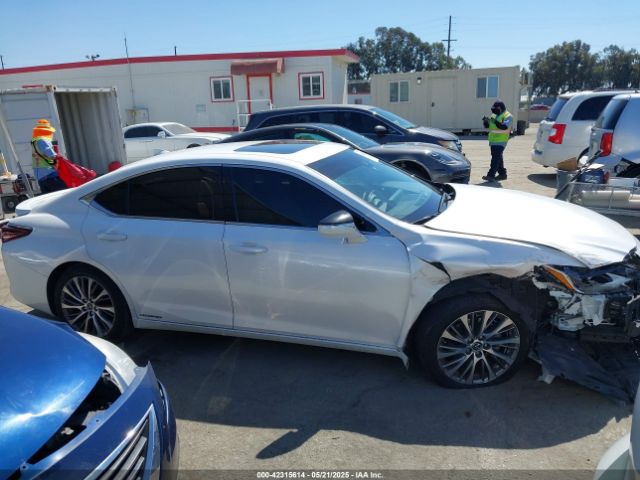58ADA1C1XMU003788 Lexus ES 300H