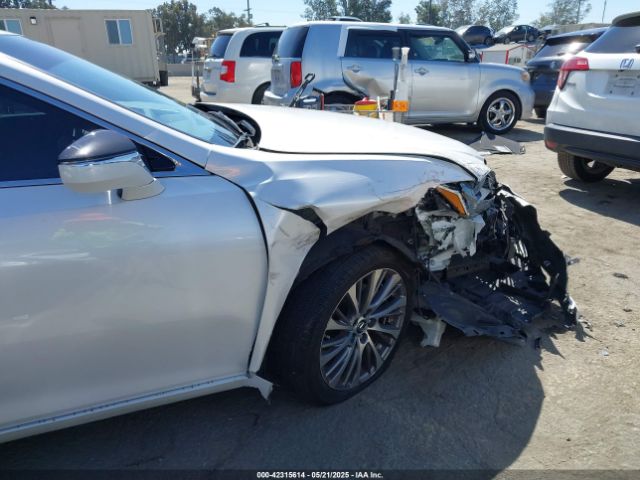 58ADA1C1XMU003788 Lexus ES 300H