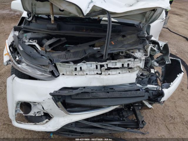 3GNCJLSB7JL240233 Chevrolet Trax Lt