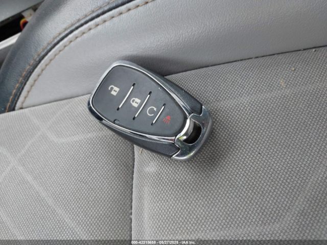 3GNCJLSB7JL240233 Chevrolet Trax Lt