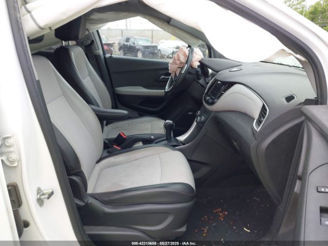 3GNCJLSB7JL240233 Chevrolet Trax Lt