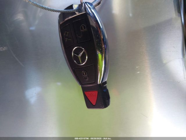 55SWF4JB8JU272135 Mercedes-Benz C 300