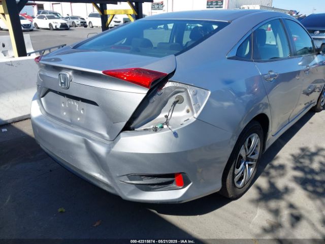 2HGFC2F58JH517352 Honda Civic Lx