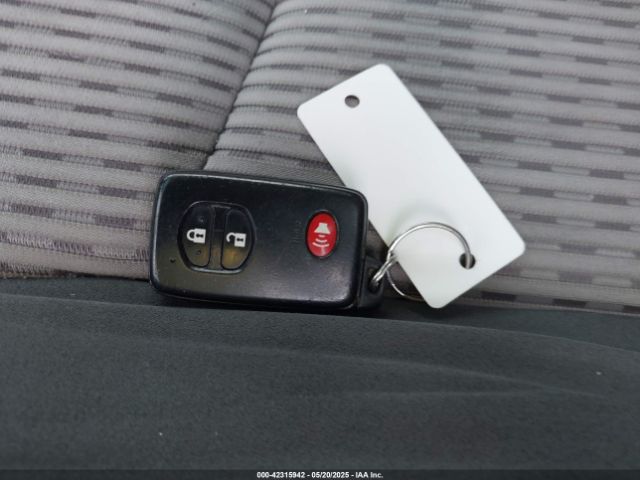 JTDZN3EU9GJ042998 Toyota Prius V Two