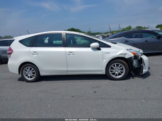JTDZN3EU9GJ042998 Toyota Prius V Two