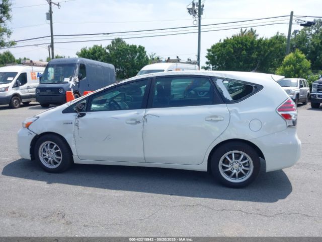 JTDZN3EU9GJ042998 Toyota Prius V Two