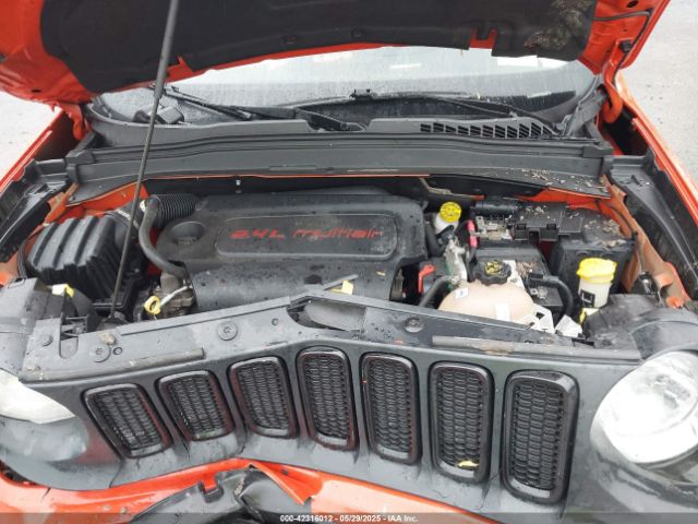 ZACCJBBBXHPF81906 Jeep Renegade Altitude 4x4
