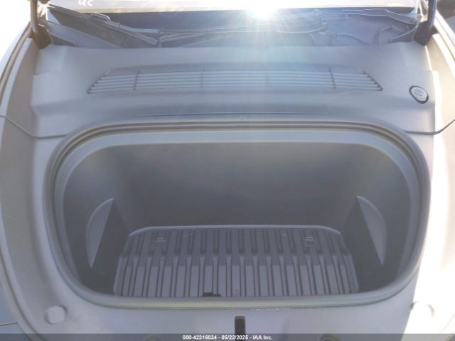 2024 TESLA MODEL Y 7SAYGDEF4RF068290 Photo 9