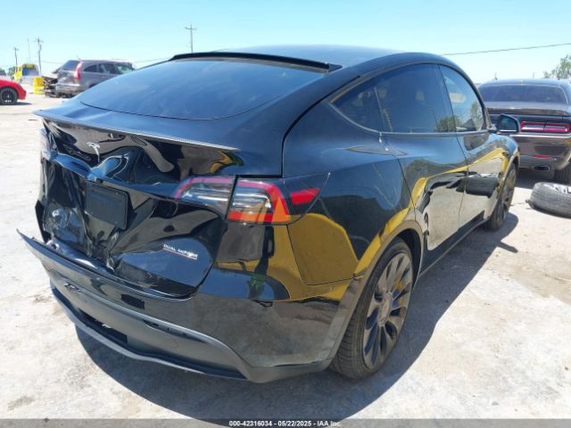 2024 TESLA MODEL Y 7SAYGDEF4RF068290 Photo 3