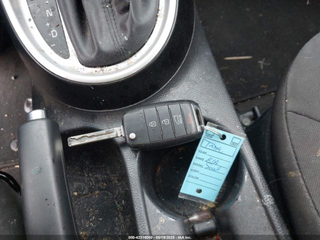 KNDJN2A27F7188050 KIA Soul