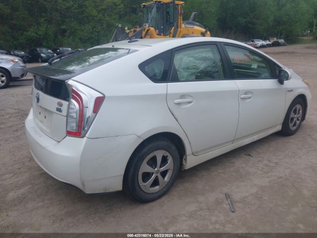 2014 TOYOTA PRIUS JTDKN3DU5E1749631 Photo 3