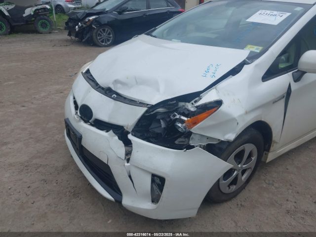 2014 TOYOTA PRIUS JTDKN3DU5E1749631 Photo 5