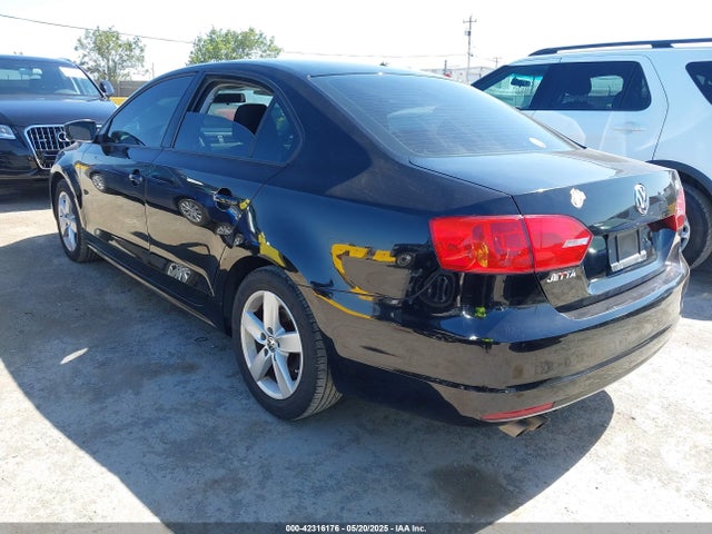 3VW2K7AJ9EM207135 Volkswagen Jetta 2.0l S