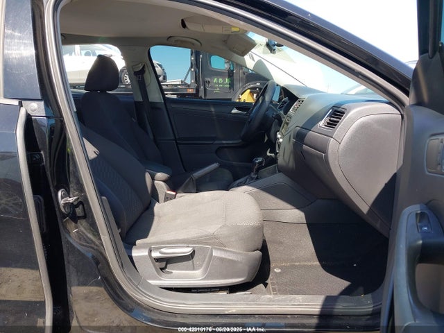 3VW2K7AJ9EM207135 Volkswagen Jetta 2.0l S