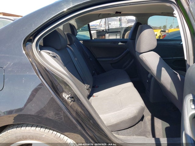 3VW2K7AJ9EM207135 Volkswagen Jetta 2.0l S