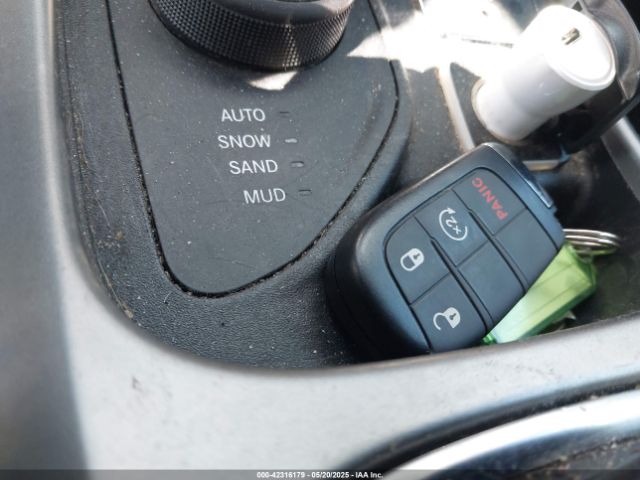 3C4NJDBB9JT147463 Jeep Compass Latitude 4x4
