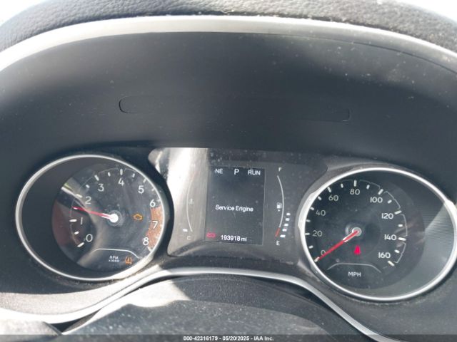 3C4NJDBB9JT147463 Jeep Compass Latitude 4x4