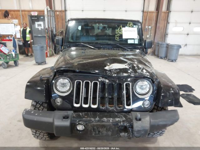 1C4HJWEG0JL907727 Jeep Wrangler Jk Unlimited Sahara 4x4