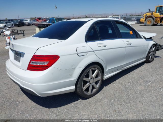 2013 MERCEDES-BENZ C 250 WDDGF4HB2DR260305 Photo 3