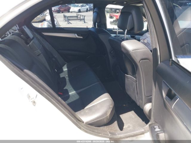 2013 MERCEDES-BENZ C 250 WDDGF4HB2DR260305 Photo 7